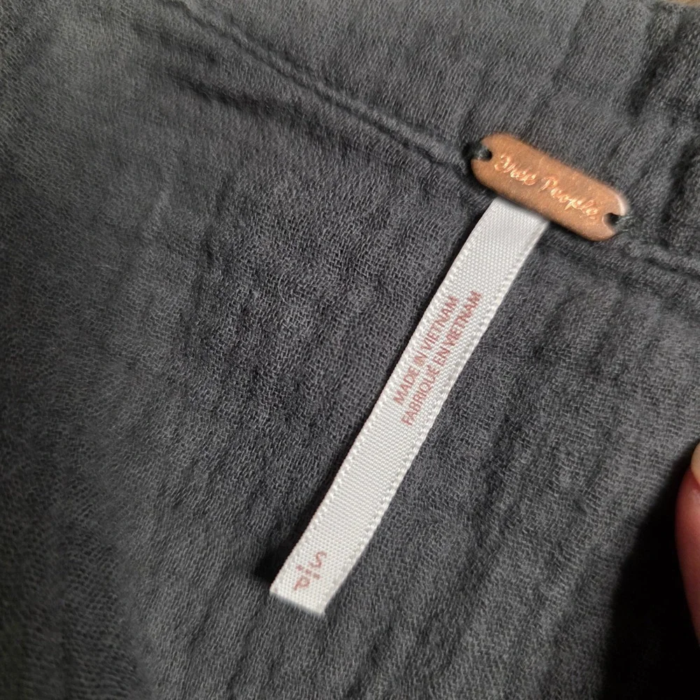 Free People Womens S Gauze Blouse Charcoal Gray Frayed Hem Henley V-Neck Top - Picture 5 of 8